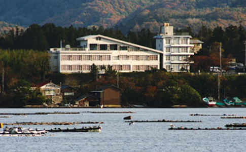 朱鷺伝説と露天風呂の宿きらく